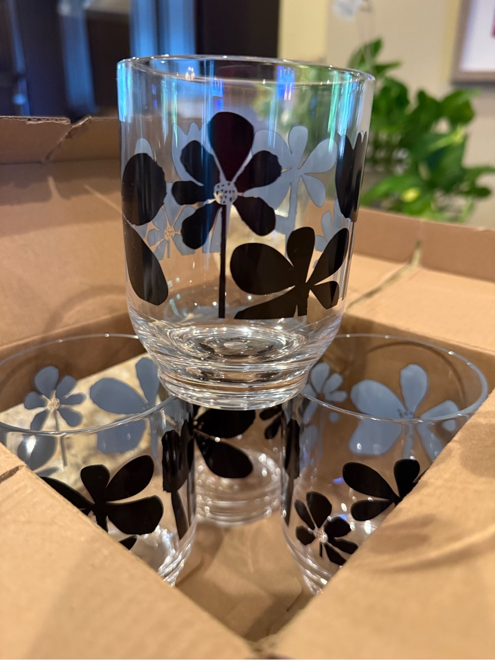 DEMDACO Clear Acrylic Tumbler Black Floral Design 14oz, set of 4, NWT drinkware